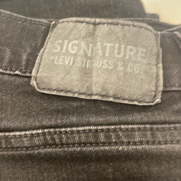CLASSIC LEVIS HIGH RISE JEANS - Picture 3 of 5